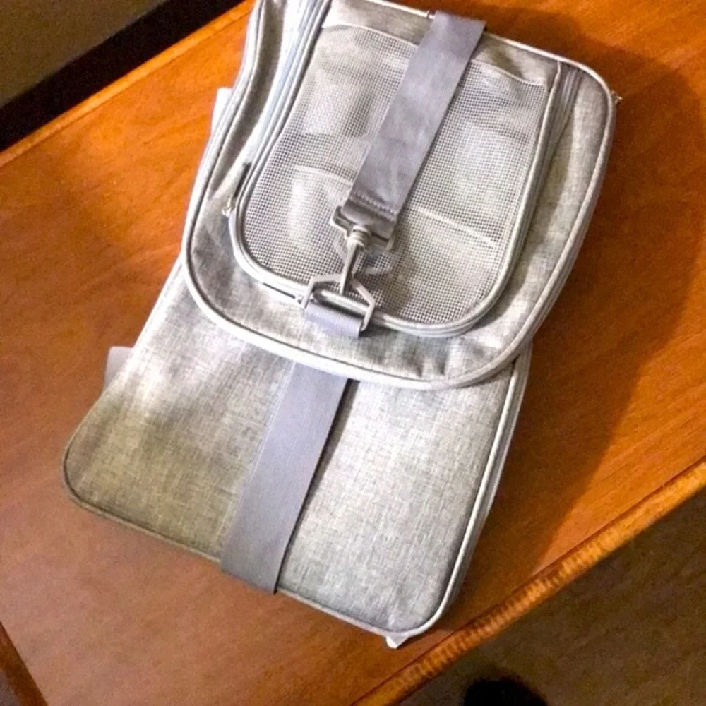Collapsible Fabric Zipper Grey Pet Carrier Brand New Never Used NWOT